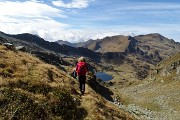 48 Seguendo la labile traccia alta per il Passo di Porcile